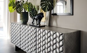 Buffet design haut de gamme Lavander par Cattelan Italia, finitions métalliques brossées avec nature tridimensionnelle, disponible chez D-Style Interior