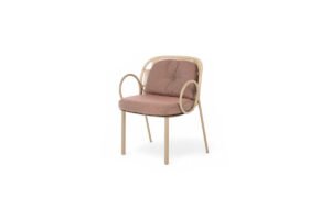 Chaise design d’extérieur Creole d’Amura Lab — alliance subtile de légèreté, confort et design intemporel pour des espaces extérieurs raffinés. Disponible chez D-Style Interior.