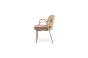 Chaise design d’extérieur Creole d’Amura Lab — alliance subtile de légèreté, confort et design intemporel pour des espaces extérieurs raffinés. Disponible chez D-Style Interior.