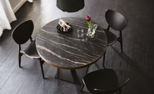 Ribot Keramik Bistrot table de Cattelan Italia, une création haut de gamme en céramique et acier laqué, symbole du design italien contemporain. Chez D-Style Interior