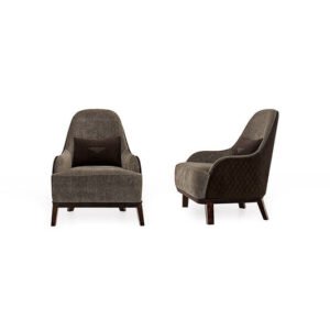 Roseberry | Fauteuil de bureau design Bentley Home en cuir ou tissu, coque enveloppante, accoudoirs évasés, pieds en bois ou cuir, confort haut de gamme, disponible chez D-Style Interior