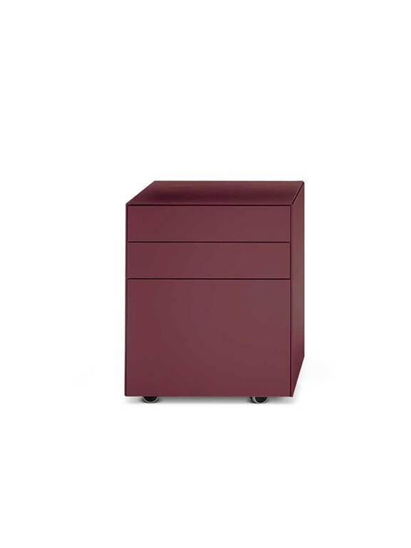 Meuble de rangement design haut de gamme CEO Cube par Poltrona Frau, gainage cuir avec portes à pression, disponible chez D-Style Interior