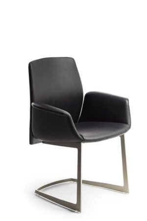 Downtown Conference | Chaise Cantilever Poltrona Frau, design contemporain et ergonomique par Jean-Marie Massaud, revêtement cuir Pelle Frau®. Disponible chez D-Style Interior.