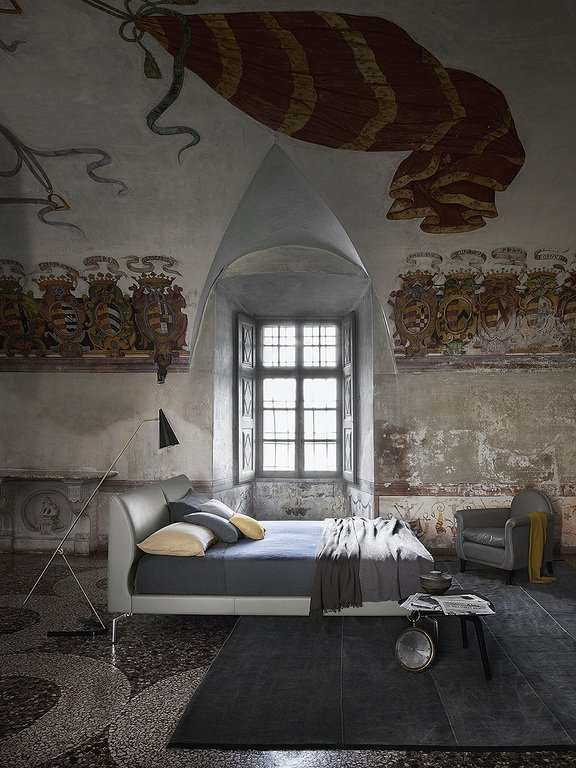 Eosonno Lit design haut de gamme Poltrona Frau en cuir Pelle Frau® et bois massif, design italien disponible chez D-Style Interior