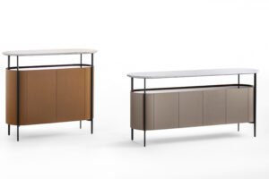 Bibliothèque design haut de gamme Oceano par Poltrona Frau, malle-bibliothèque en cuir Pelle Frau® avec bureau rabattable, disponible chez D-Style Interior