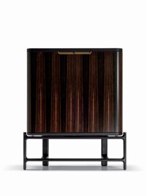 Bibliothèque design haut de gamme DUO Cabinet par Poltrona Frau, structure frêne massif avec finitions noyer et ébène, plateau marbre et éclairage LED, disponible chez D-Style Interior