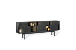 Bibliothèque design Lloyd Cabinet haut par Poltrona Frau, structure chêne et grilles coulissantes, disponible chez D-Style Interior