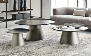 Table basse design haut de gamme Amerigo par Cattelan Italia, base conique acier avec plateau finition brossée, disponible chez D-Style Interior.