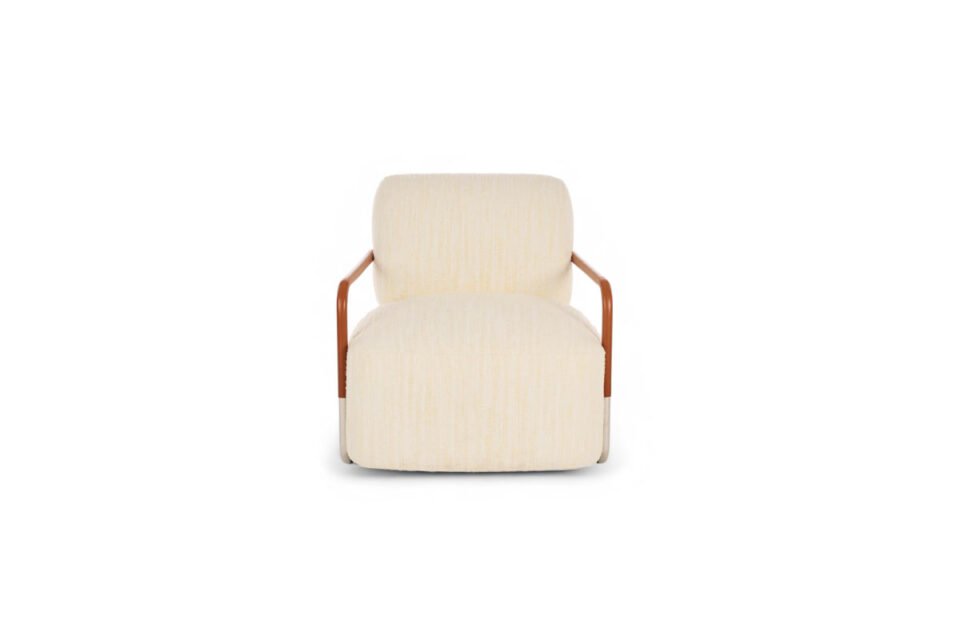 Lapis fauteuil d’Amura Lab allie design organique, confort absolu et savoir-faire artisanal italien. Disponible chez D-Style Interior.