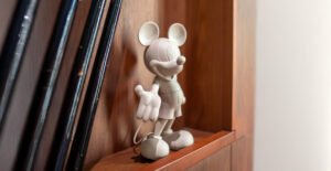 Mickey Welcome Mat – Small, Sculpture design haut de gamme Leblon Delienne, 30 cm, disponible chez D-Style Interior