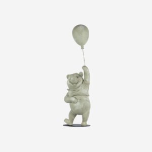 Winnie l’Ourson Small, sculpture design haut de gamme en béton effet par Leblon Delienne, alliant douceur et modernité. Disponible chez D-Style Interior