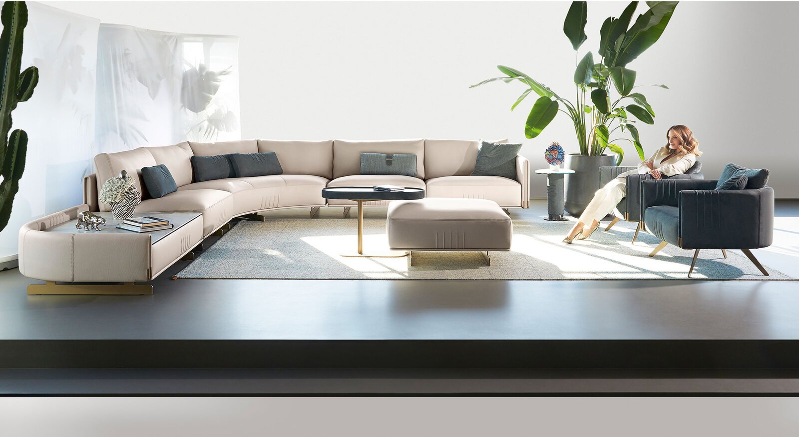 Philly Table basse design haut de gamme de la collection GMM Capsule. Design sculptural et finitions raffinées, disponible chez D-Style Interior.