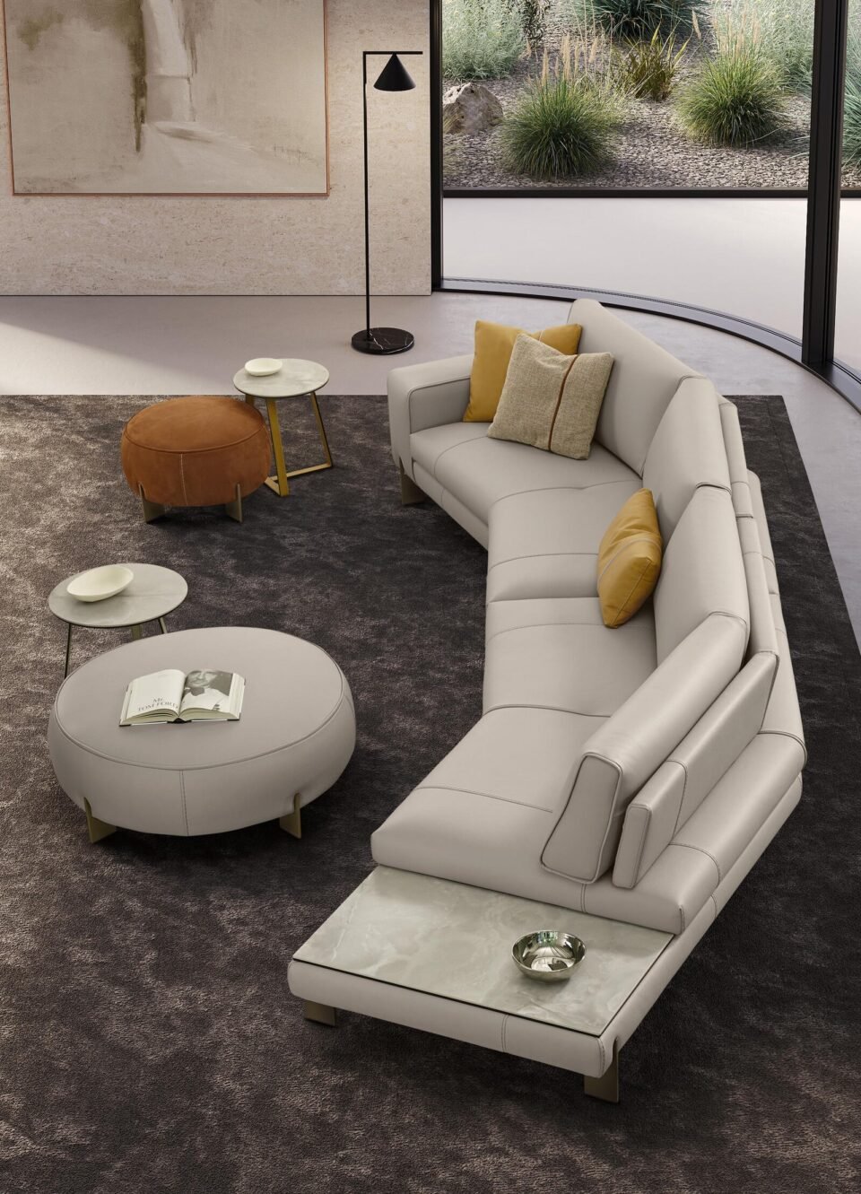 Tokyo Ottomans Pouf Tokyo de Gamma Arredamenti, au design raffiné et polyvalent. Élégants, pratiques et parfaits pour tout intérieur contemporain. Disponible chez D-Style Interior.