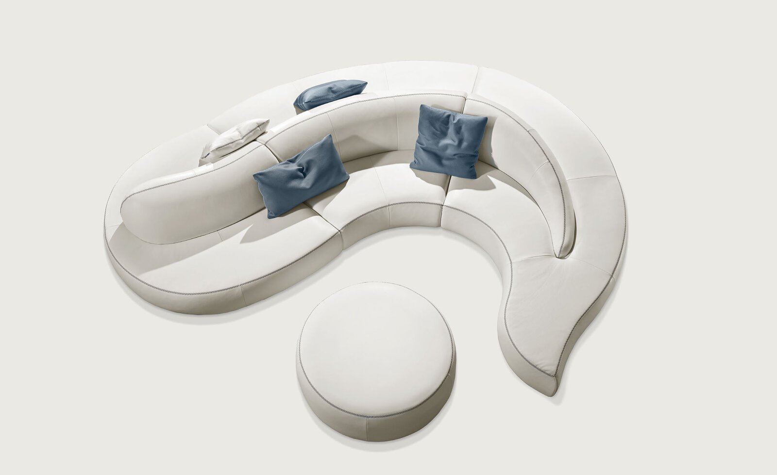 Wave canapé incurvé en cuir design haut de gamme par Gamma Arredamenti au style fluide et modulaire. Disponible chez D-Style Interior.