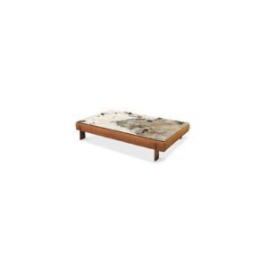 Tokyo table basse de Gamma Arredamenti. Pied en lame, base en bois revêtue de cuir et plateau personnalisable. Disponible chez D-Style Interior.